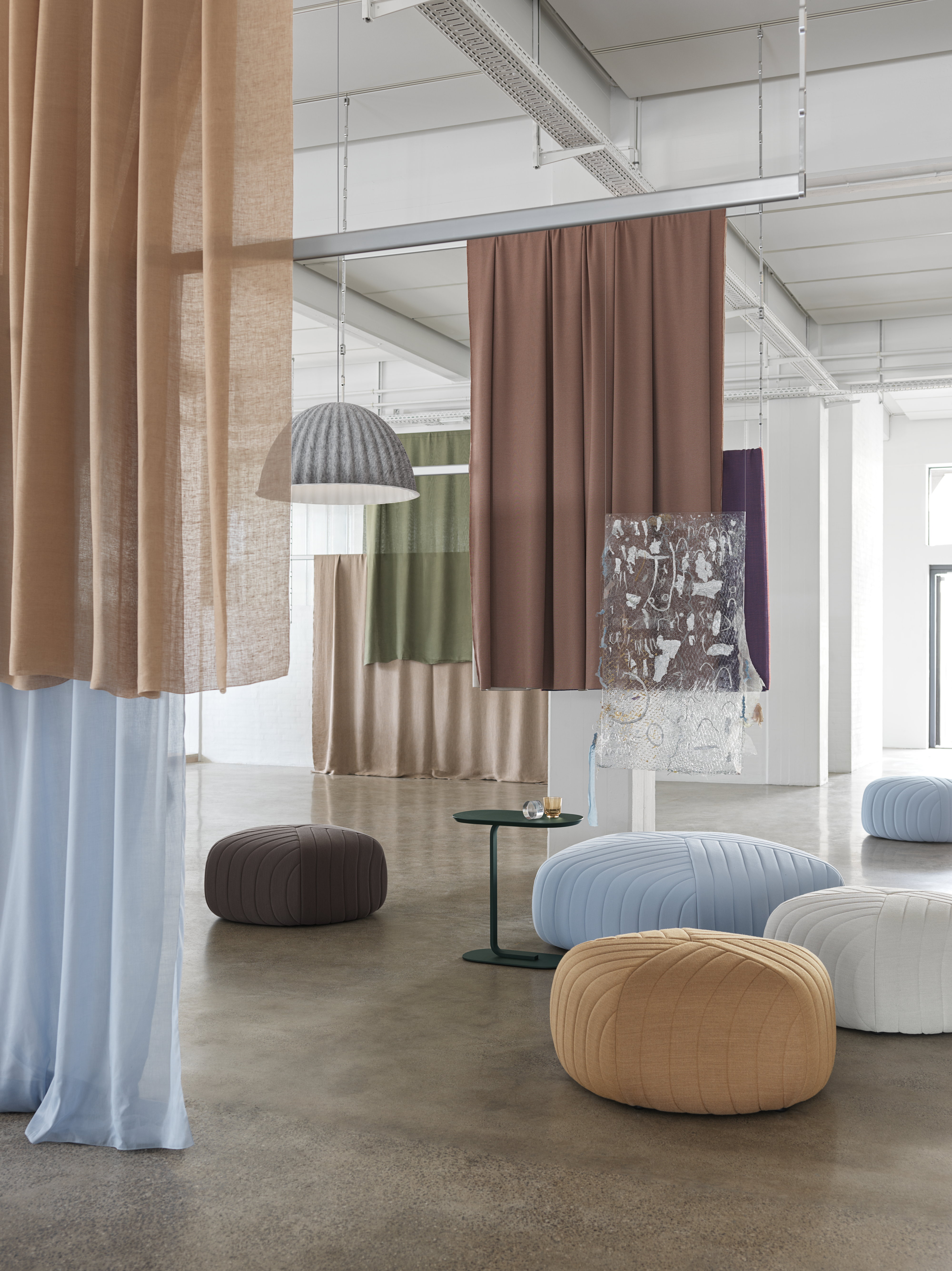 Five Pouf Planum 271, Five Pouf Planum 711, Five Pouf Fiord 451, Five Pouf Steelcut Trio 205, Relate H60 Dark Green, Raise Ochre, Under The Bell Grey 