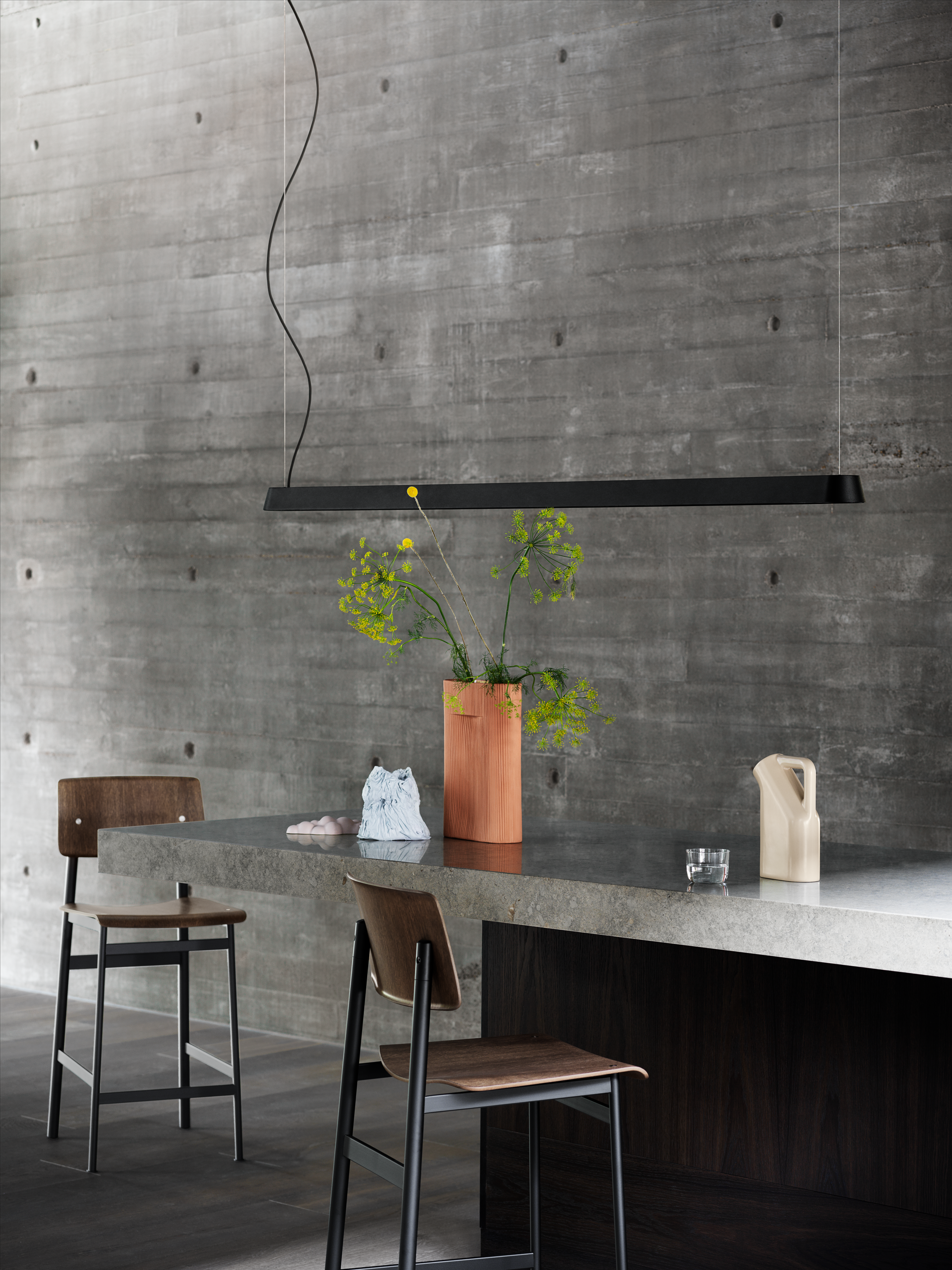 Linear Pendant in Black, Loft Bar Stool 75 cm in Stained Dark Brown w. Black Base, Ridge Vase 35 cm in Terracotta, Tub Jug in Sand