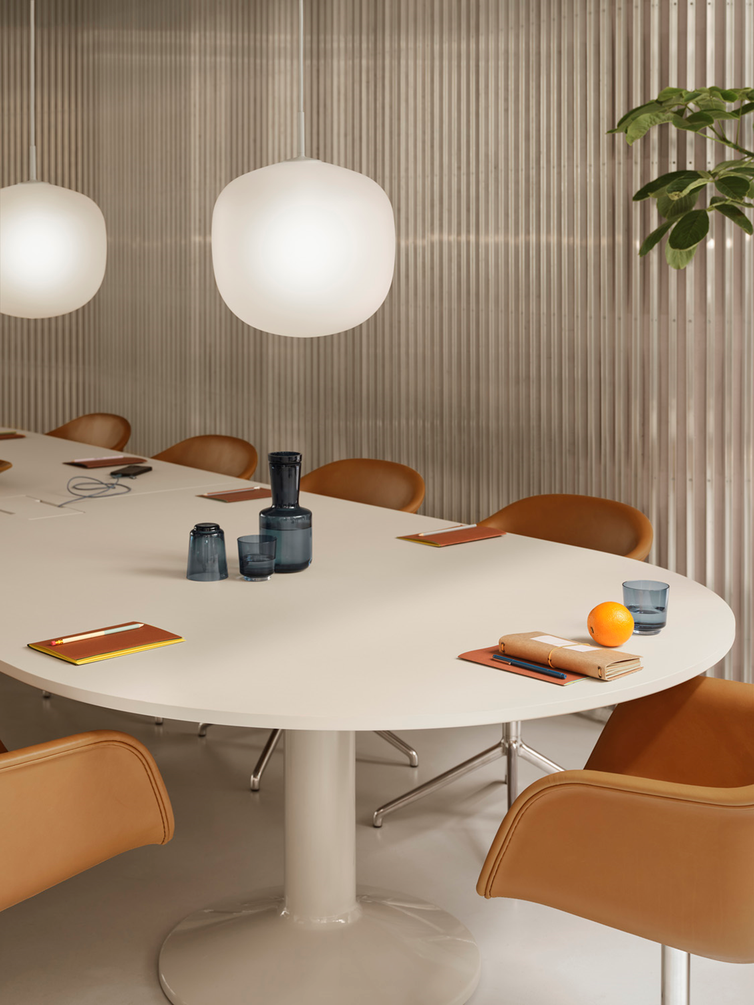 /globalassets/contentmedia/images/01.-lifestyle-images/new-january-25/fiber-arm-swivel-chrome-refine-cognac-midst-conference-center-power-140-395-grey-rime-pendant-grey-raise-2-low-res.jpg?width=1500&format=png&revision=638720921400000000