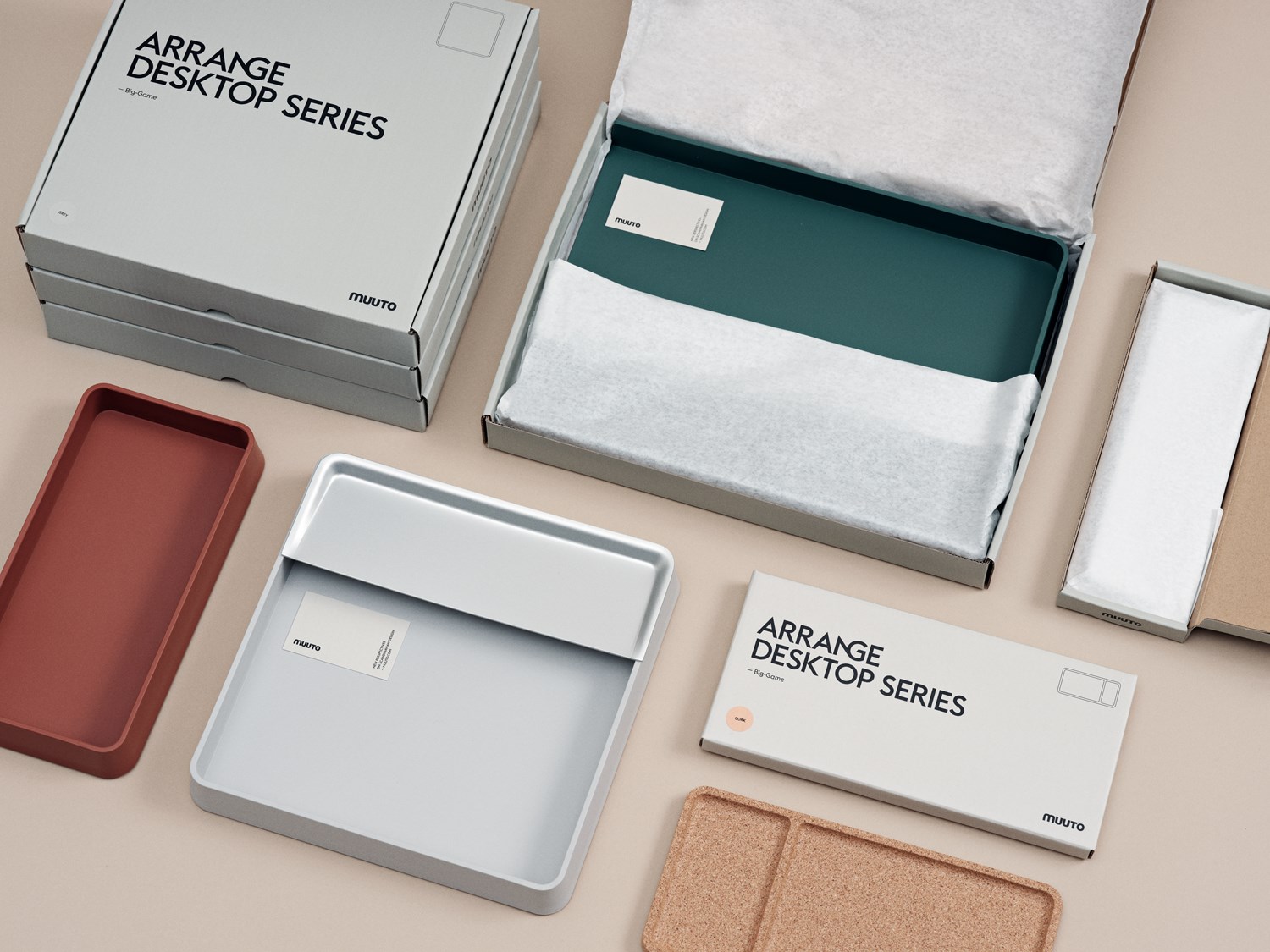 Arrange desktop series packaging Image of Muuto’s Arrange Desktop Series packaging, highlighting the minimalist design and materials.